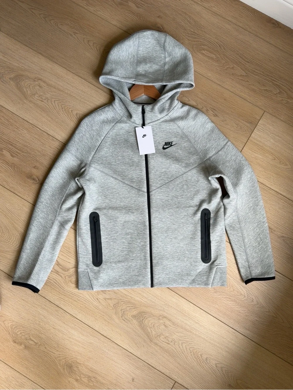 Nike Kids Tech Fleece Full Zip Hoodie Gray Black XL NWT